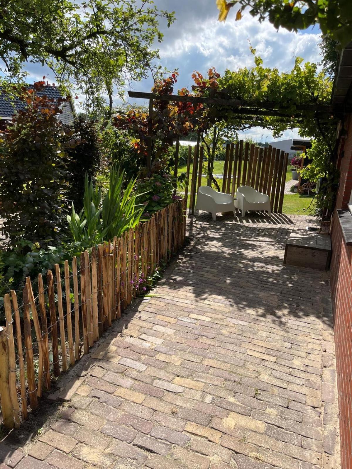 B&B Het Kleine Huisje Emmen Esterno foto